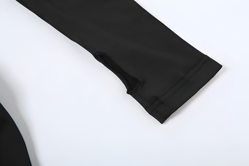 La mini-robe froncée à découpes « Nightcrawler »